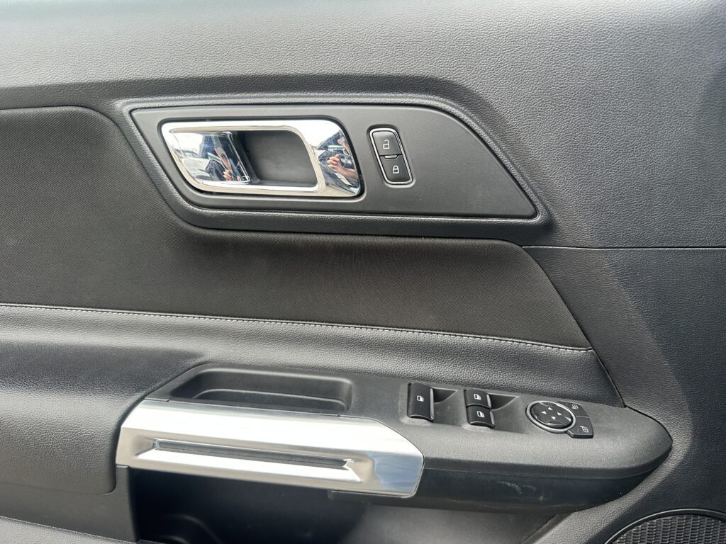 2015 Ford Mustang – photo 11