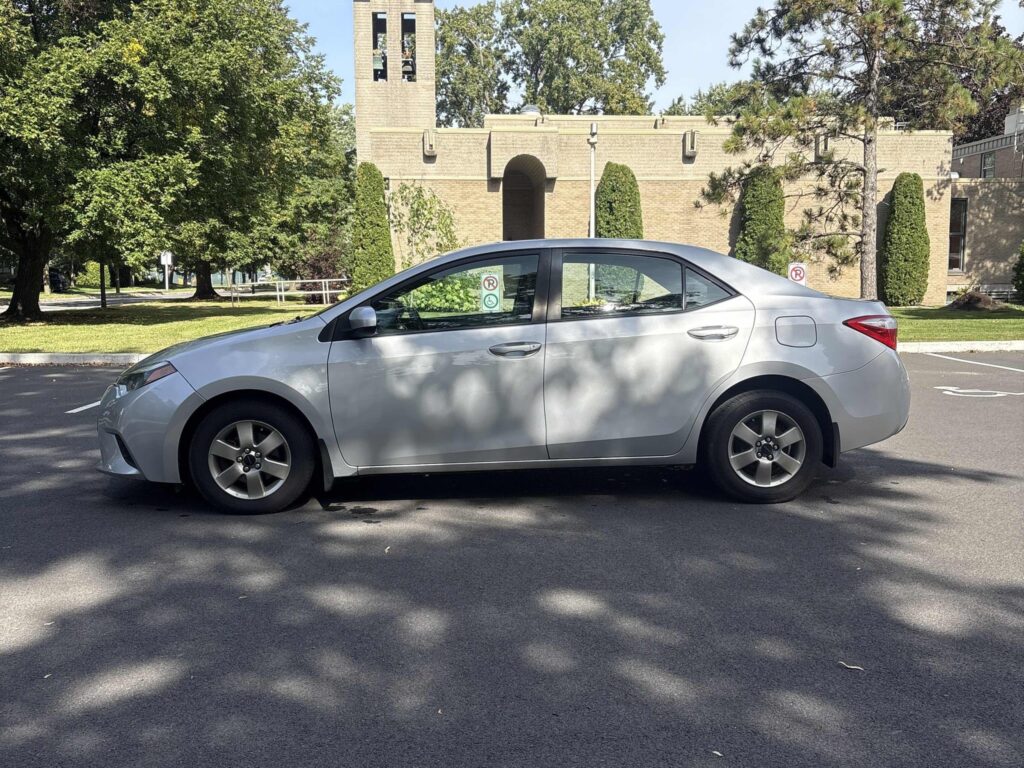 2014 Toyota Corolla LE – photo 2