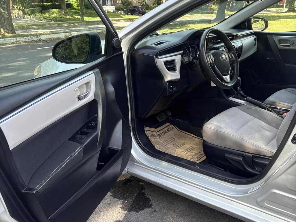2014 Toyota Corolla LE – photo 13