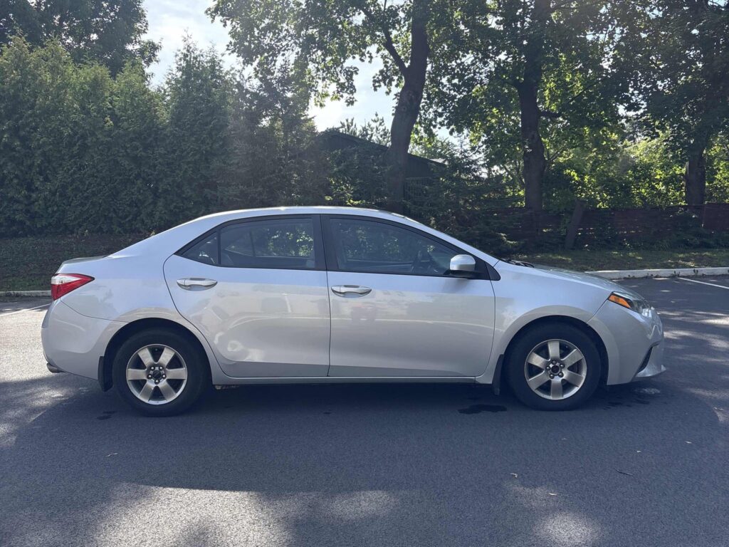 2014 Toyota Corolla LE – photo 18