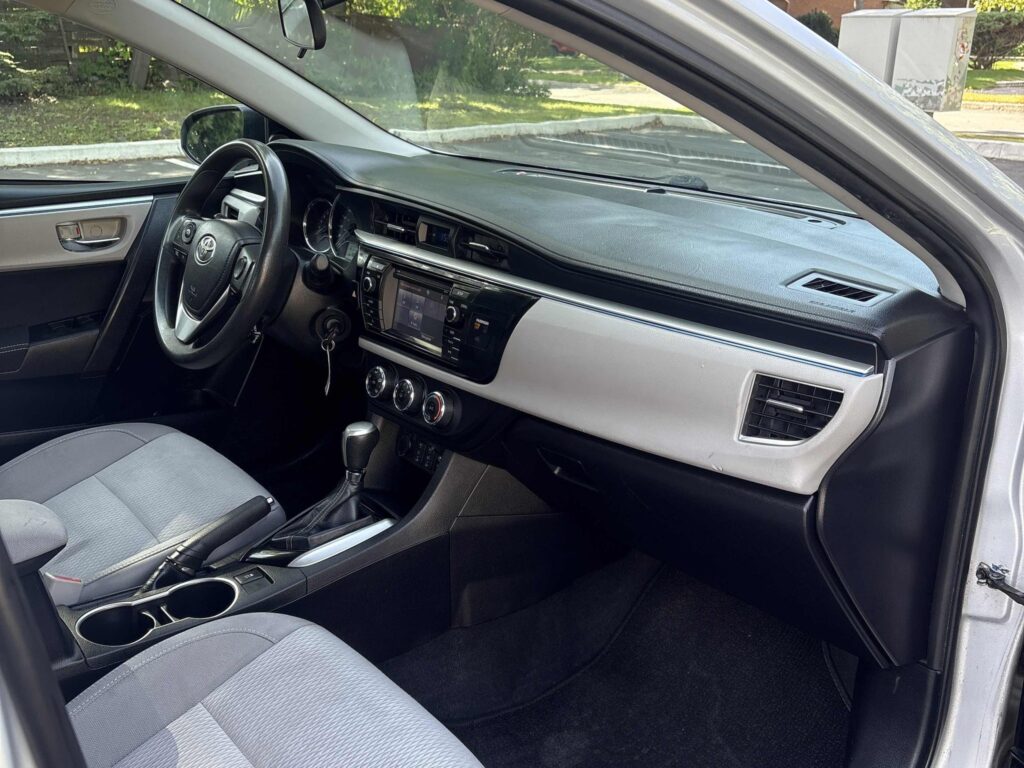 2014 Toyota Corolla LE – photo 23