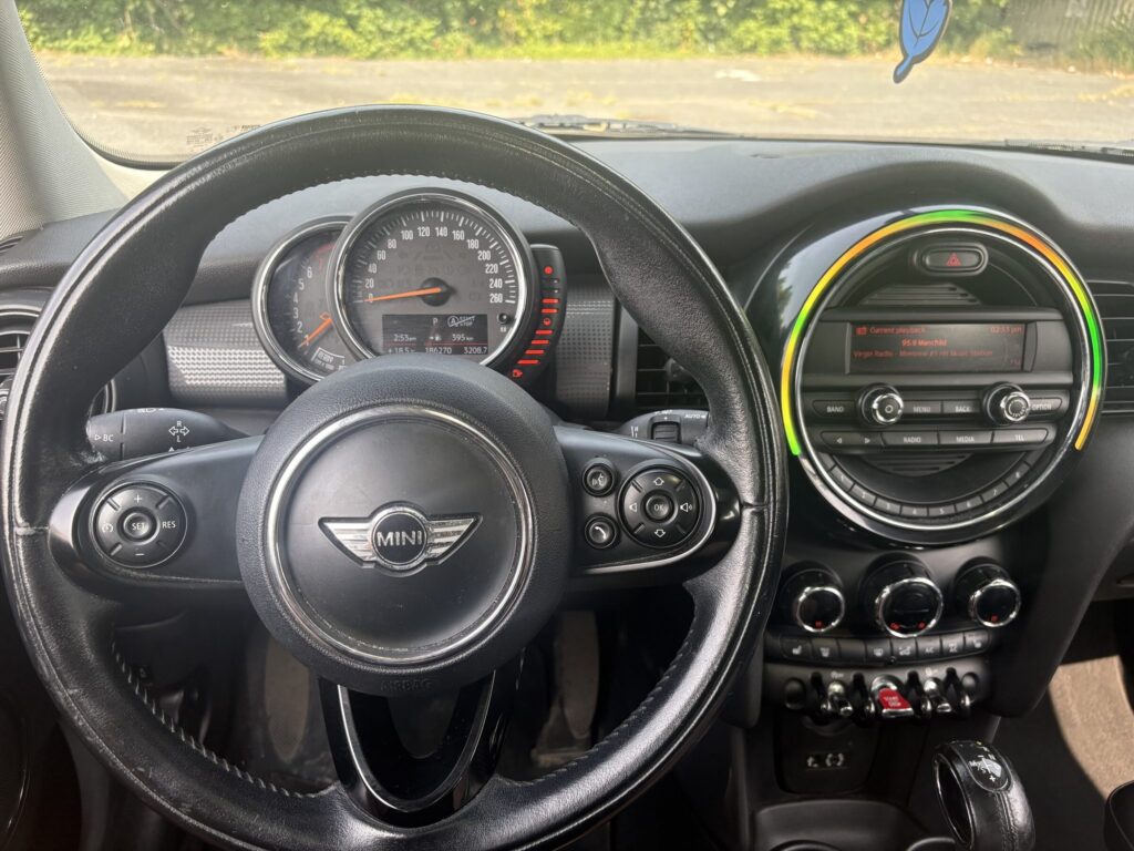 2015 MINI Cooper 5-door – photo 12
