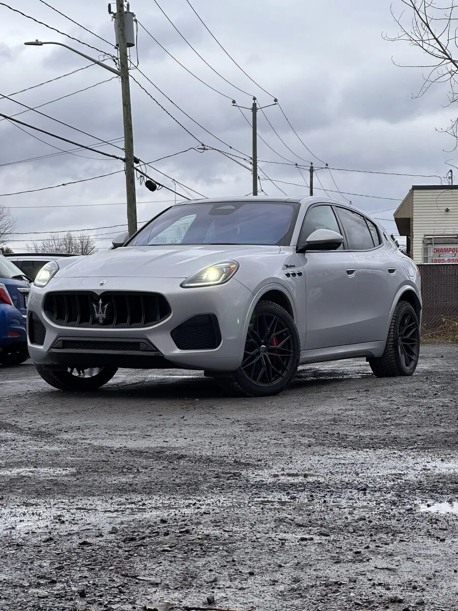 Maserati Grecale Modena — Jantes en alliage et pneus posés, capteurs de pression codés