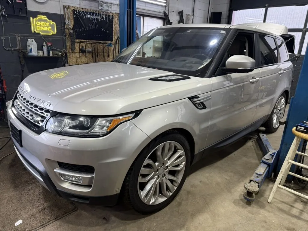 Range Rover Sport HSE 2016 — Filtre à particules nettoyé, convertisseur catalytique remplacé, freins avant